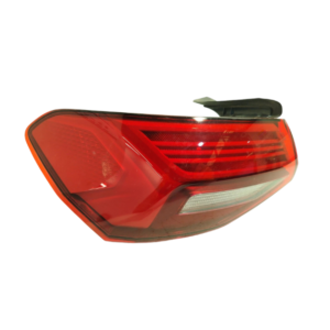 Feu arriere gauche2C sur aile Audi A3.png