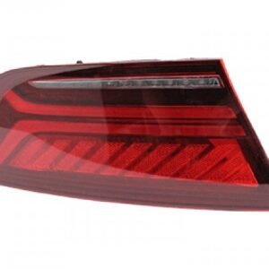 Feu arriere gauche2C sur aile Audi A7.jpg